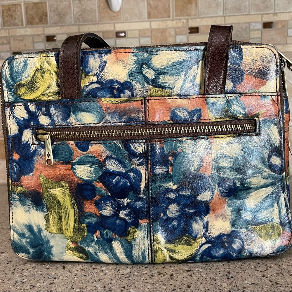 Patricia Nash Blue Multi Floral Shoulder Tote with Matching Wallet - Picture 2 of 13